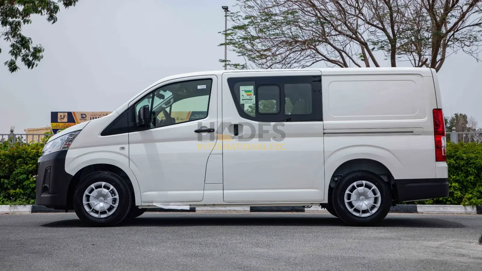 2026 Toyota Hiace STD ROOF 6 seats 3.5L MT GL