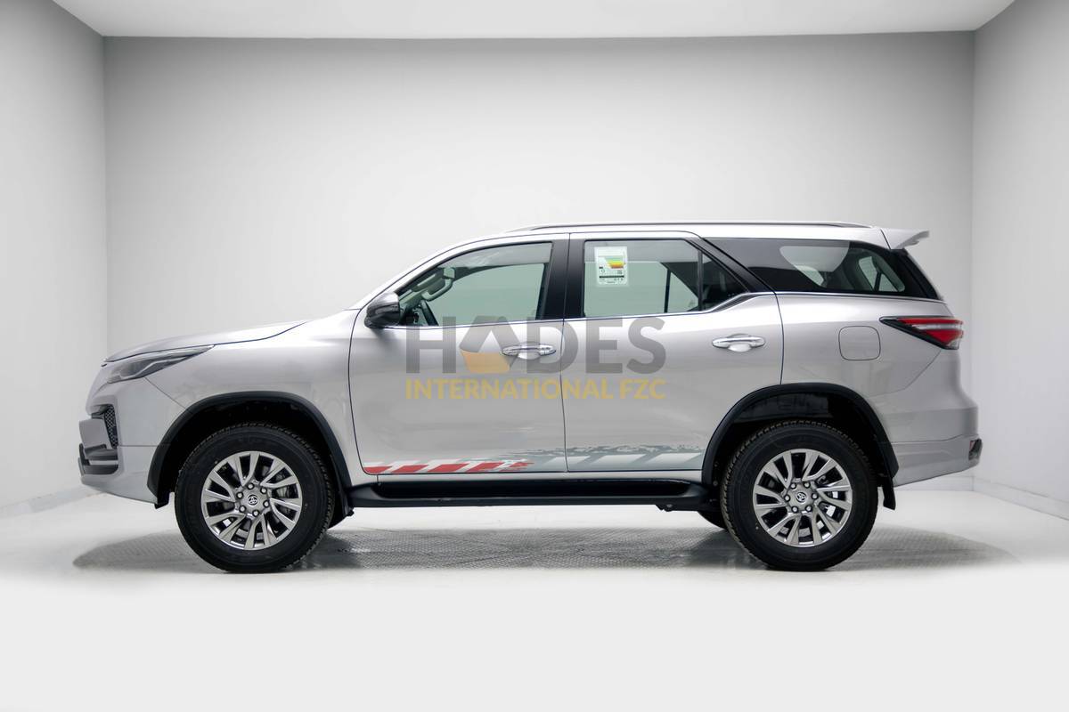 2026 Toyota FORTUNER SR5