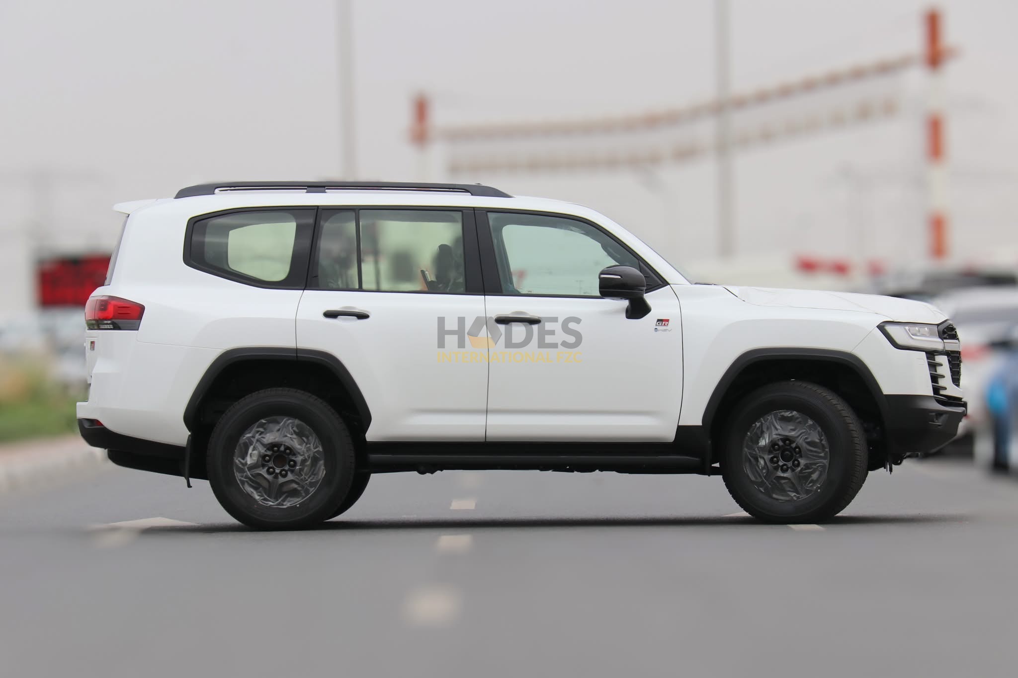 2027 TOYOTA LAND CRUISER GR SPORT  HYBRID