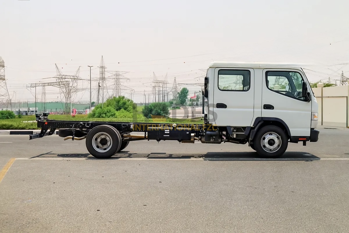 Mitsubishi Canter 3,0L Double-Cab turbo DSL MT - Euro V